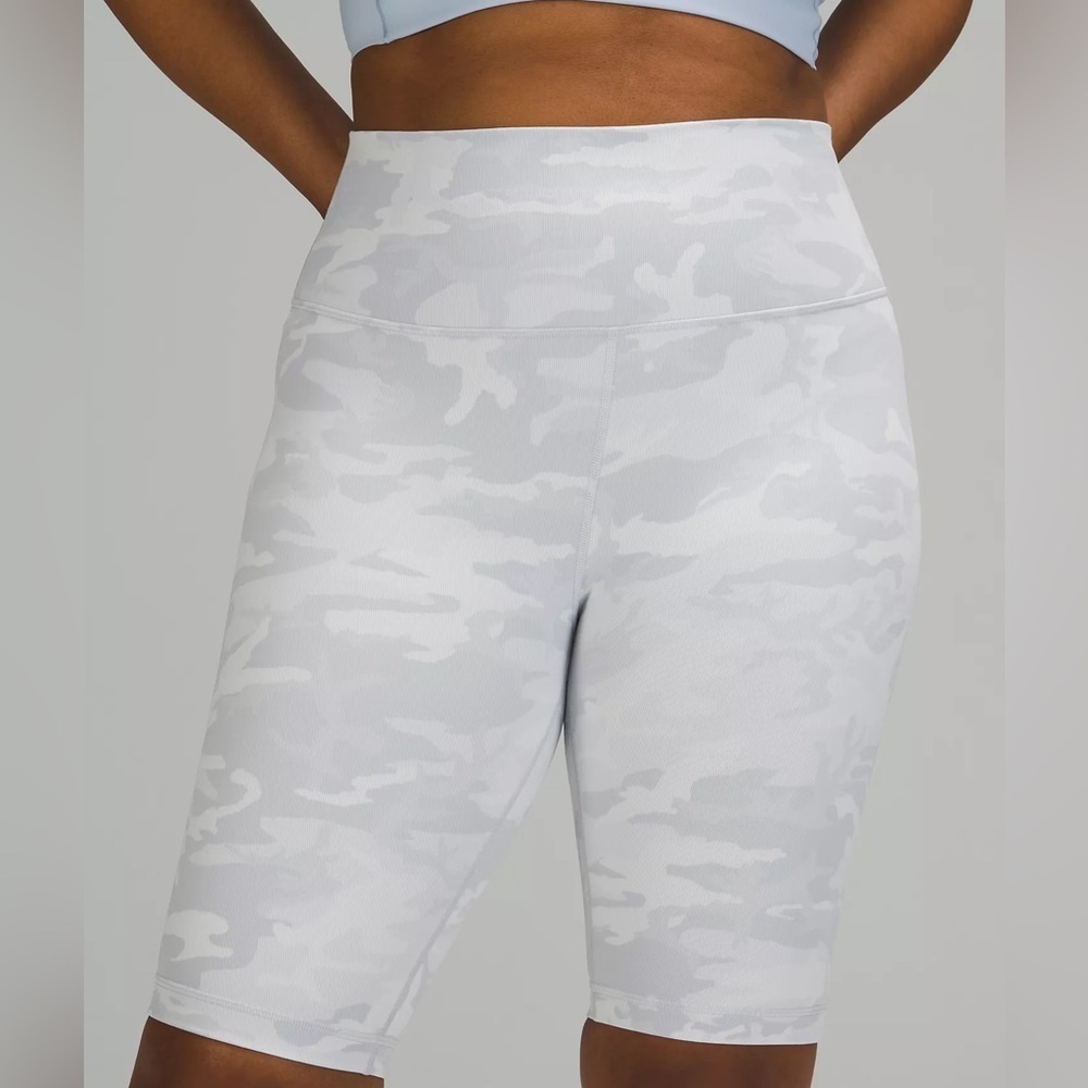 NWOT LULULEMON Wunder Under High-Rise Short 10" Camouflage, Biker Shorts, Size 2 - Picture 4 of 10